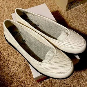 Jocolin Myla White Clark’s US 9.5 Brand New